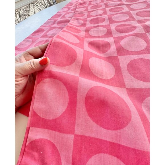 Vintage 70s pillowcases, pink geometric groovy circles, pair - Picture 2 of 8